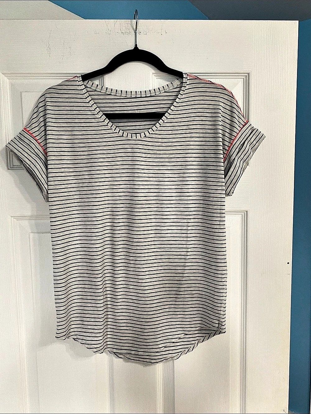 lululemon Striped Short Sleeve Top in Gray & Black Like New size 8